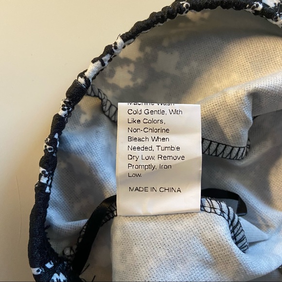 NWOT Plaid A-line Mini Skirt With Slit - Picture 4 of 5